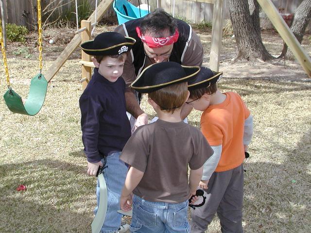 camera/2002/02(February)/02_16_Matthew_and_Ryan's_Birthday_Party/640x480_pic00010.jpg