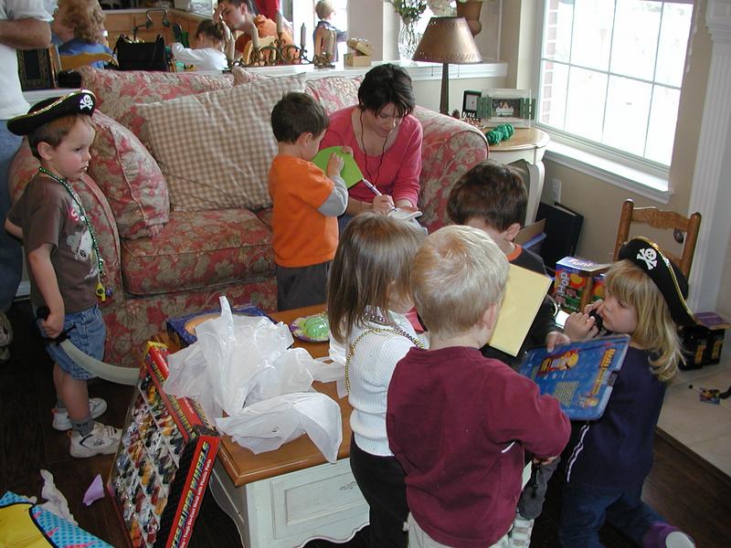 camera/2002/02(February)/02_16_Matthew_and_Ryan's_Birthday_Party/800x600_pic00029.jpg