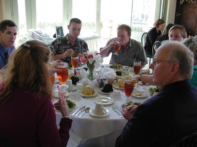 camera/2002/02(February)/02_23_Larry_and_Anne_Marie's_Reception/640x480_P2230021.JPG