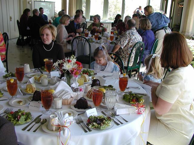 camera/2002/02(February)/02_23_Larry_and_Anne_Marie's_Reception/640x480_P2230027.JPG