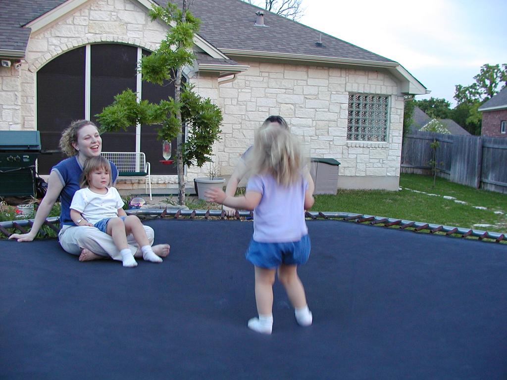 camera/2002/04(April)/04_19_Trampoline/1024x768_P4190018.JPG