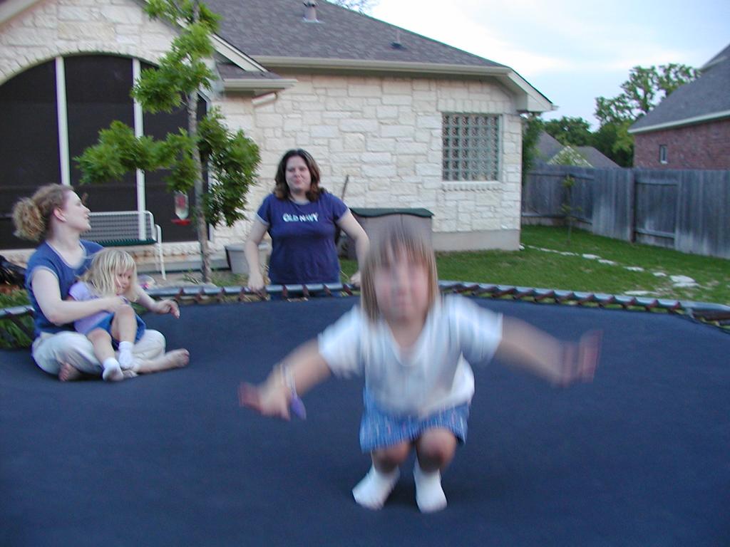 camera/2002/04(April)/04_19_Trampoline/1024x768_P4190025.JPG