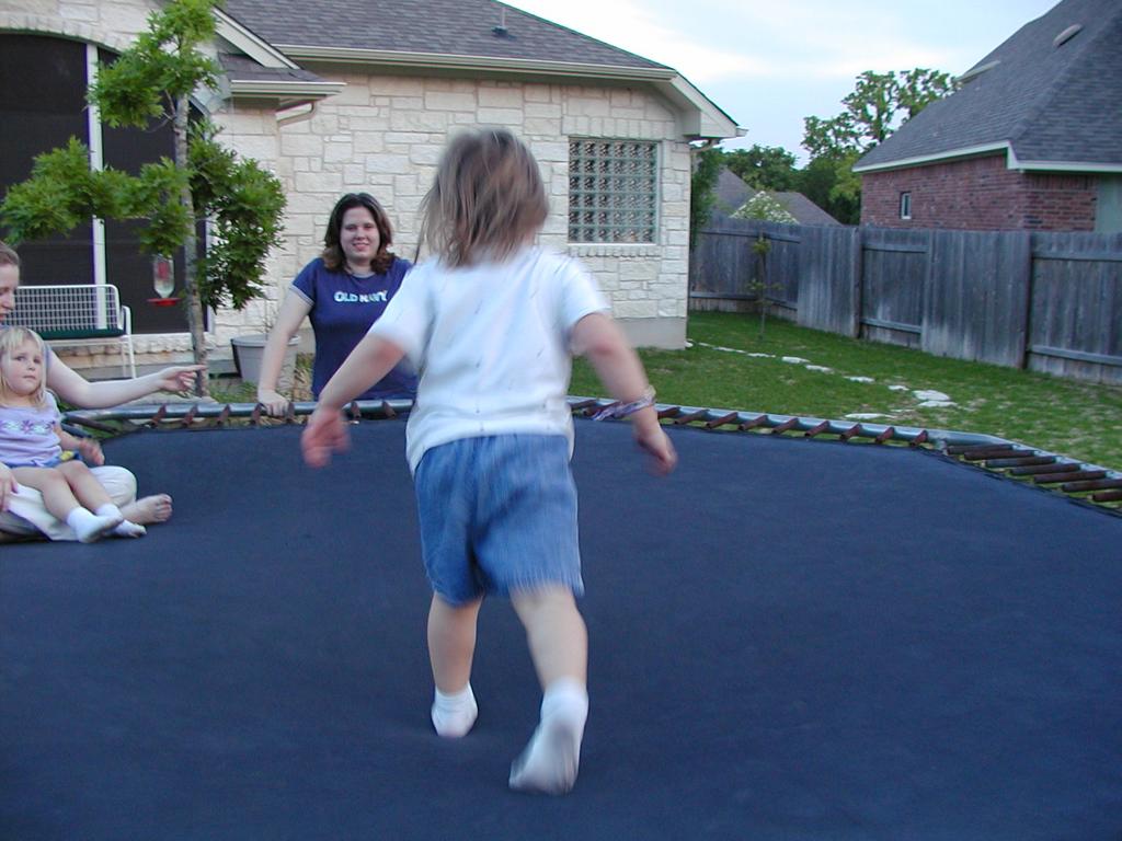 camera/2002/04(April)/04_19_Trampoline/1024x768_P4190028.JPG