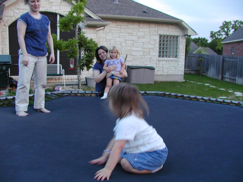 camera/2002/04(April)/04_19_Trampoline/1024x768_P4190037.JPG