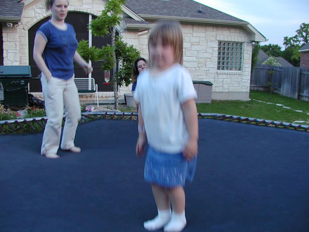 camera/2002/04(April)/04_19_Trampoline/1024x768_P4190039.JPG
