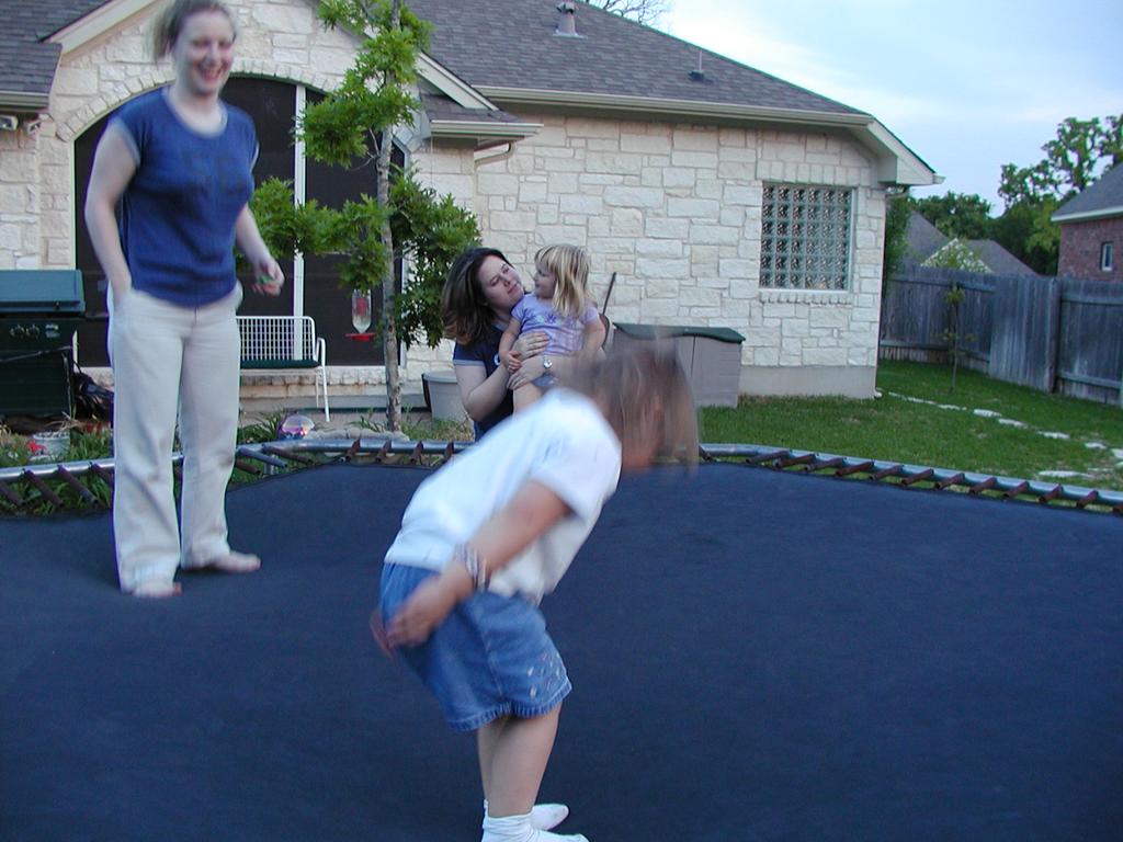 camera/2002/04(April)/04_19_Trampoline/1024x768_P4190042.JPG