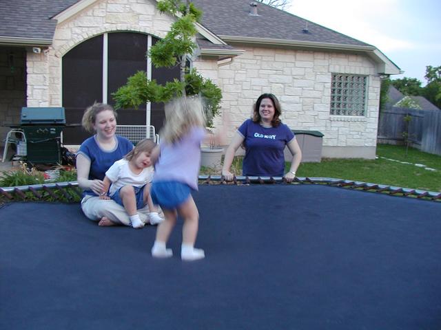 camera/2002/04(April)/04_19_Trampoline/640x480_P4190023.JPG