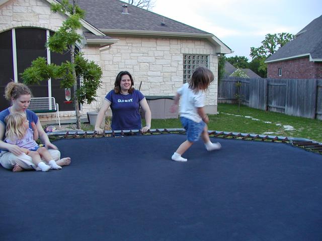 camera/2002/04(April)/04_19_Trampoline/640x480_P4190031.JPG