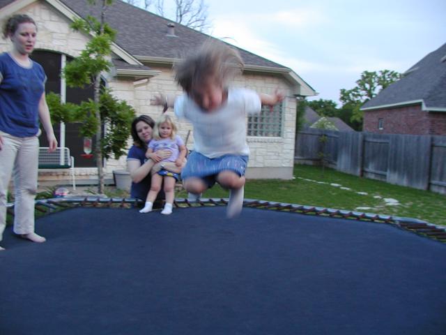 camera/2002/04(April)/04_19_Trampoline/640x480_P4190034.JPG