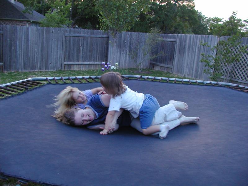 camera/2002/04(April)/04_19_Trampoline/800x600_P4190005.JPG