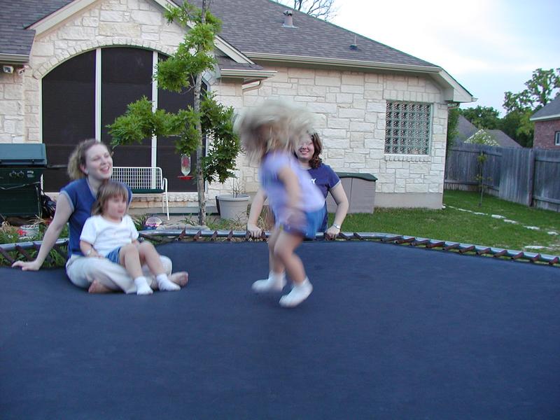 camera/2002/04(April)/04_19_Trampoline/800x600_P4190019.JPG