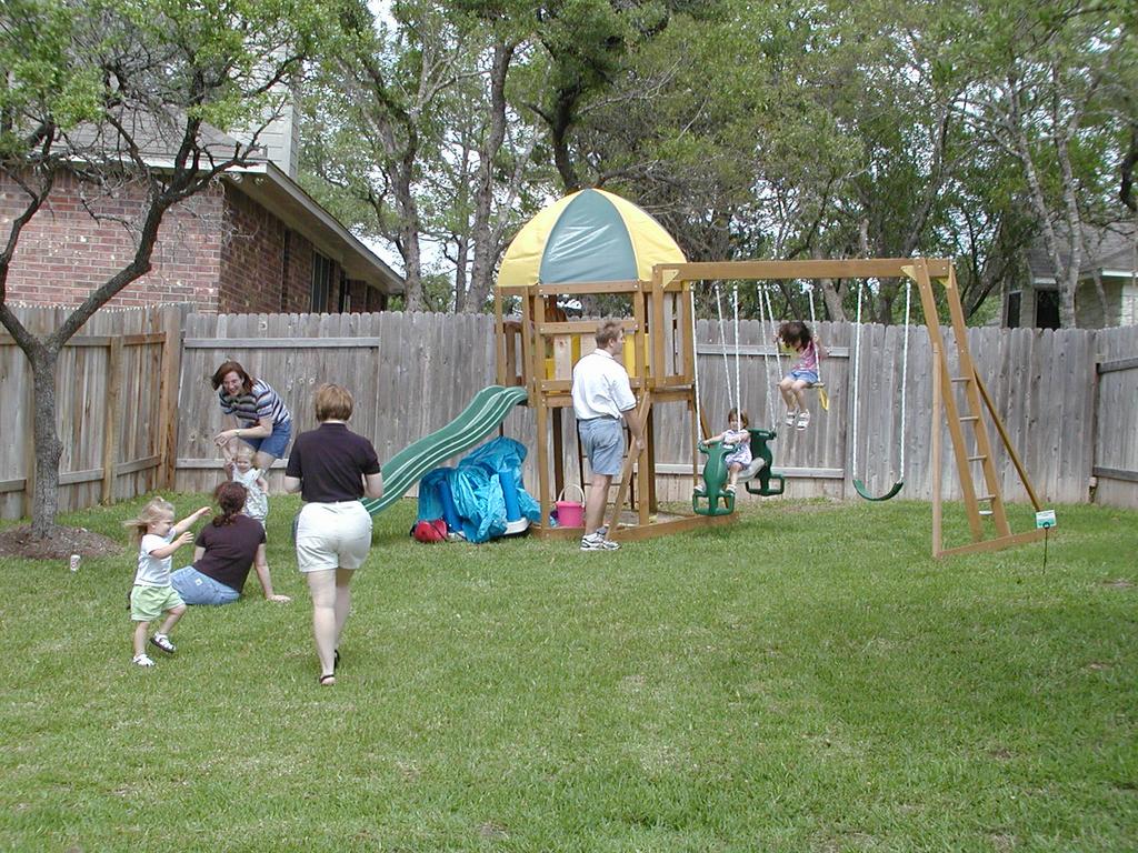 camera/2002/04(April)/04_20_McKenzie's_3rd_Birthday_Party/1024x768_P4200026.JPG