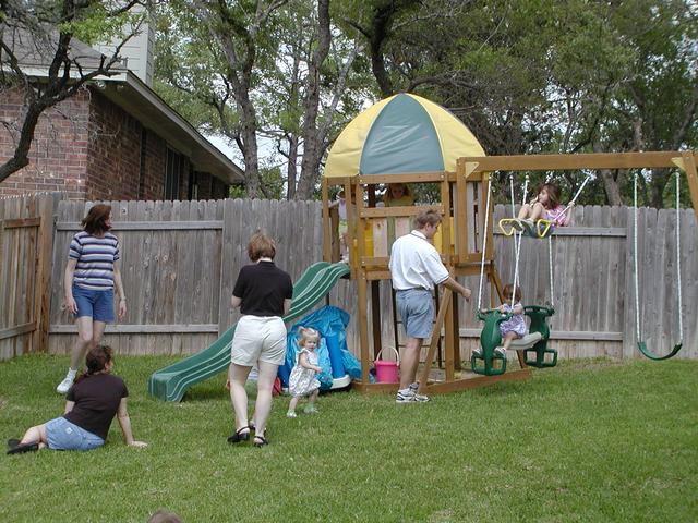 camera/2002/04(April)/04_20_McKenzie's_3rd_Birthday_Party/640x480_P4200027.JPG
