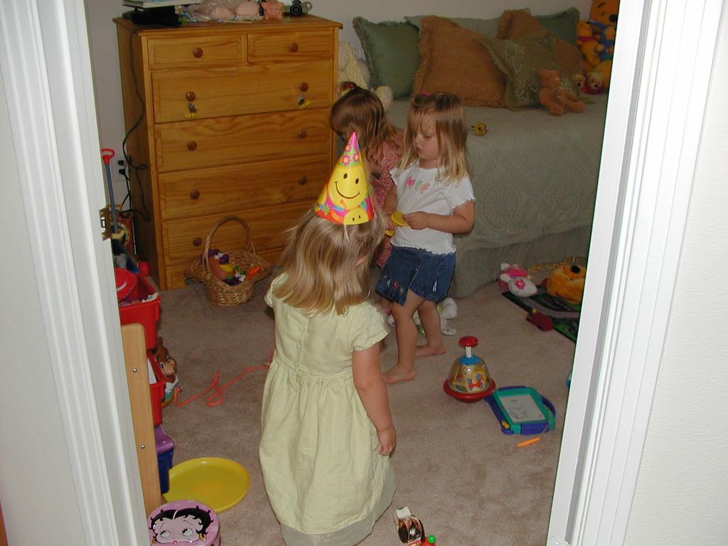 camera/2002/04(April)/04_28_Arianna's_3rd_Birthday_Party/1024x768_P4280028.JPG