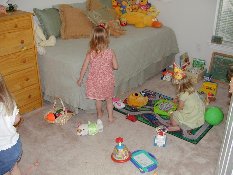 camera/2002/04(April)/04_28_Arianna's_3rd_Birthday_Party/800x600_P4280029.JPG
