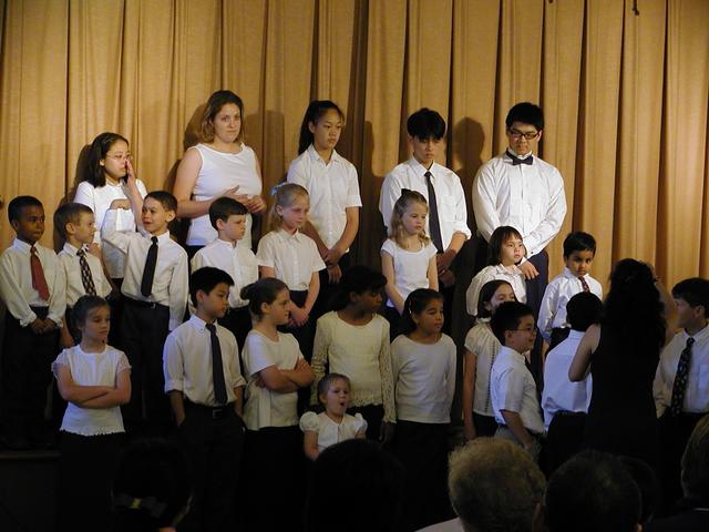 camera/2002/04(April)/04_28_Brittney's_Piano_Recital/640x480_P4280060.JPG