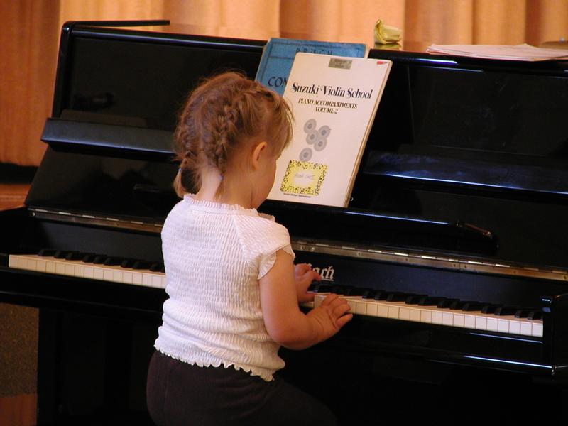 camera/2002/04(April)/04_28_Brittney's_Piano_Recital/800x600_P4280056.JPG