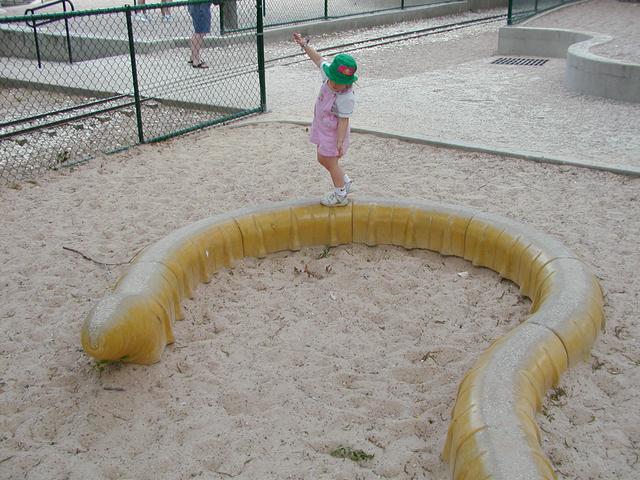 camera/2002/05(May)/05_11_Zilker_Park/640x480_P5110008.JPG