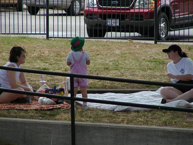 camera/2002/05(May)/05_11_Zilker_Park/640x480_P5110011.JPG