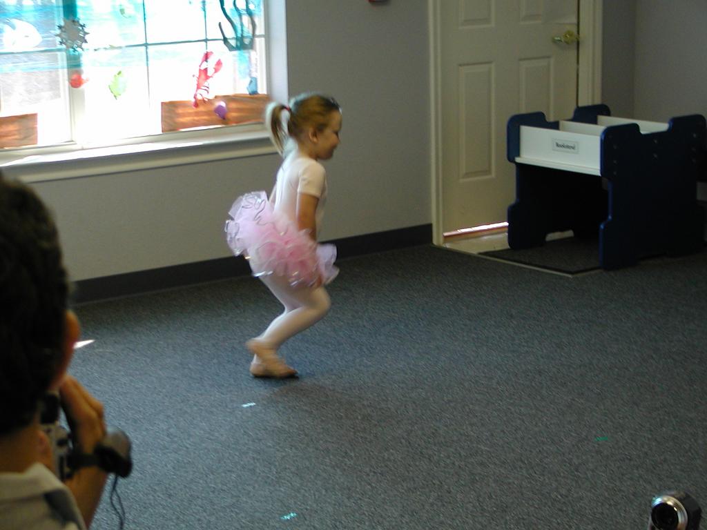camera/2002/05(May)/05_14_Dance_Recital/1024x768_P5140034.JPG
