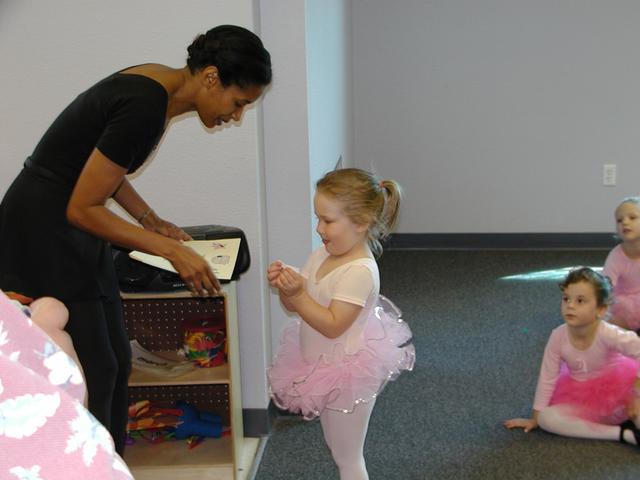 camera/2002/05(May)/05_14_Dance_Recital/640x480_P5140053.JPG