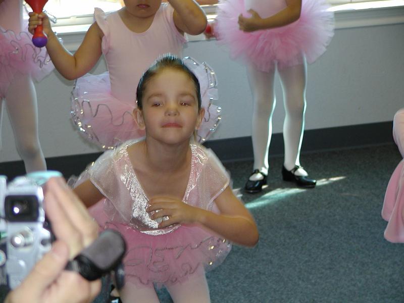 camera/2002/05(May)/05_14_Dance_Recital/800x600_P5140046.JPG