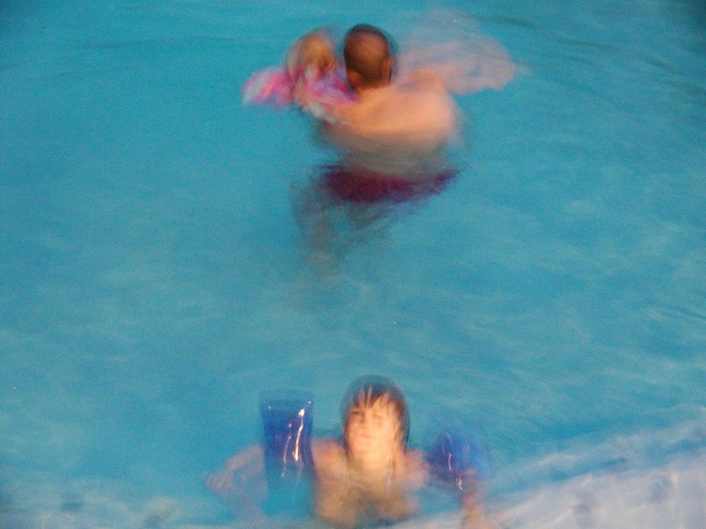 camera/2002/05(May)/05_24_Swimming/1024x768_P5240151.JPG