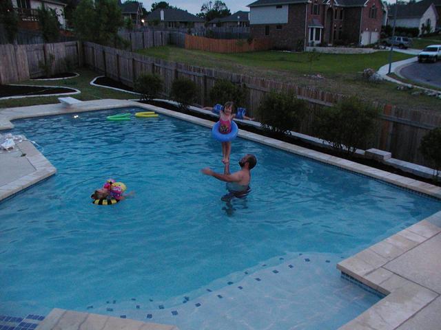 camera/2002/05(May)/05_24_Swimming/640x480_P5240119.JPG