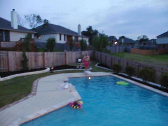 camera/2002/05(May)/05_24_Swimming/640x480_P5240140.JPG