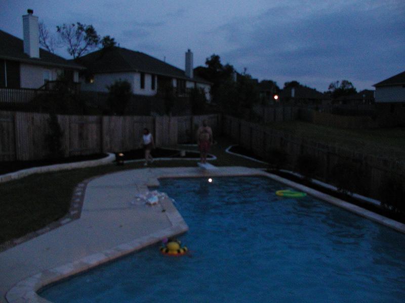 camera/2002/05(May)/05_24_Swimming/800x600_P5240141.JPG