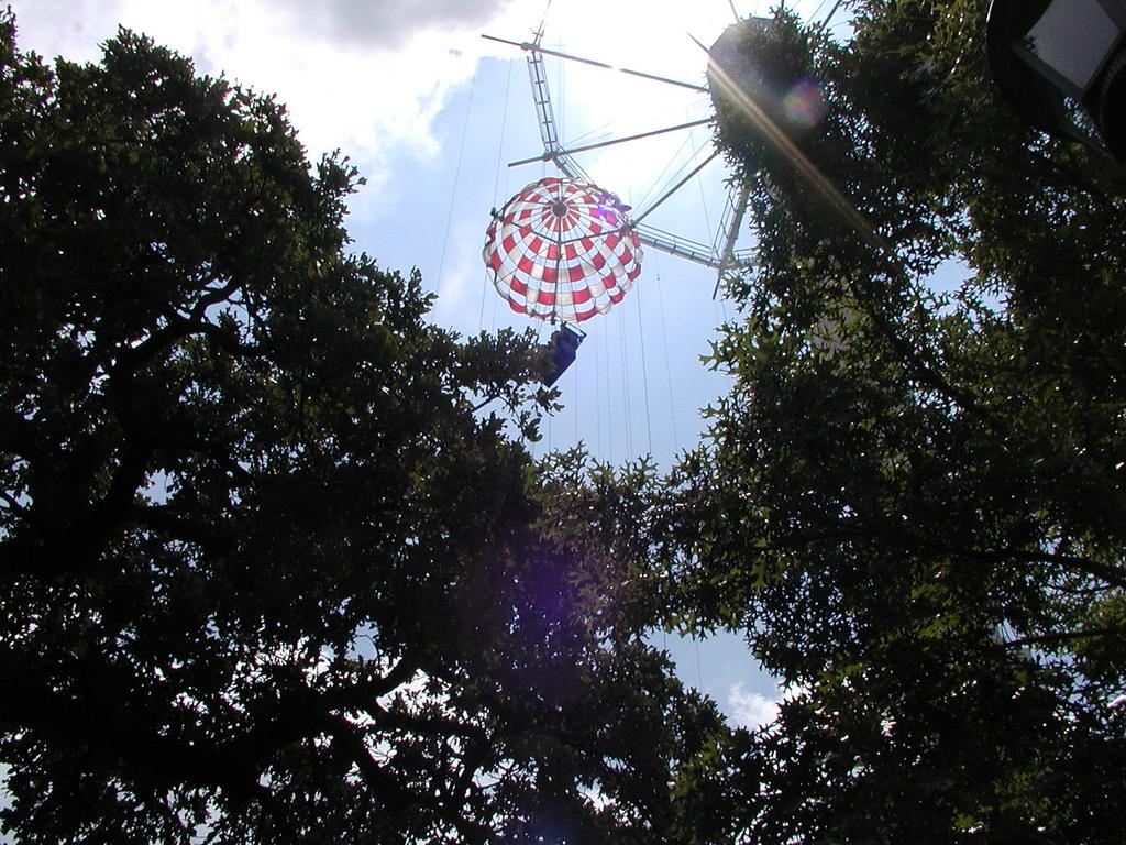 camera/2002/05(May)/05_31_Six_Flags/1024x768_P5310035.JPG