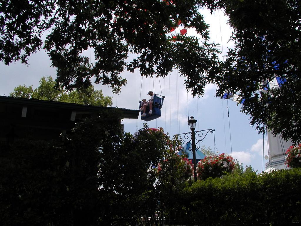 camera/2002/05(May)/05_31_Six_Flags/1024x768_P5310036.JPG