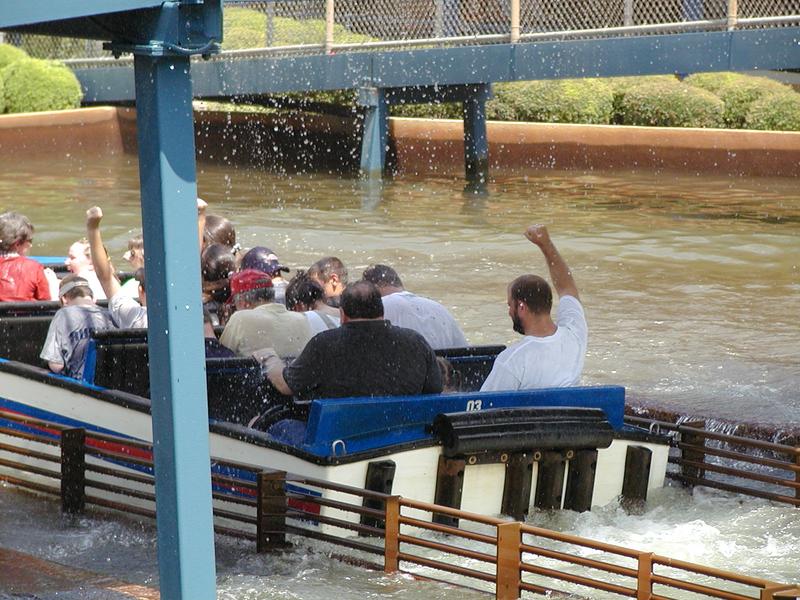 camera/2002/05(May)/05_31_Six_Flags/800x600_P5310077.JPG