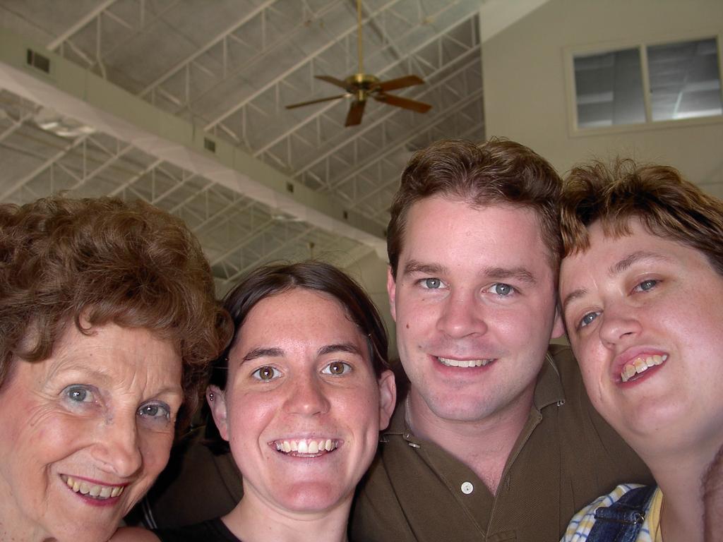 camera/2002/06(June)/sandie/1024x768_IM000066.JPG