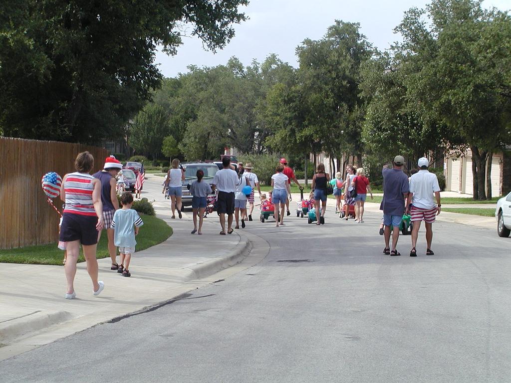 camera/2002/07(July)/07_04_Fourth_of_July_Parade/1024x768_P7040050.JPG