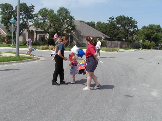 camera/2002/07(July)/07_04_Fourth_of_July_Parade/640x480_P7040043.JPG