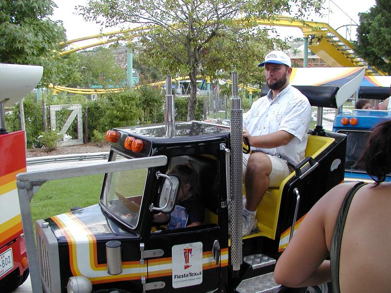 camera/2002/07(July)/07_20_Fiesta_Texas/800x600_P7200031.JPG