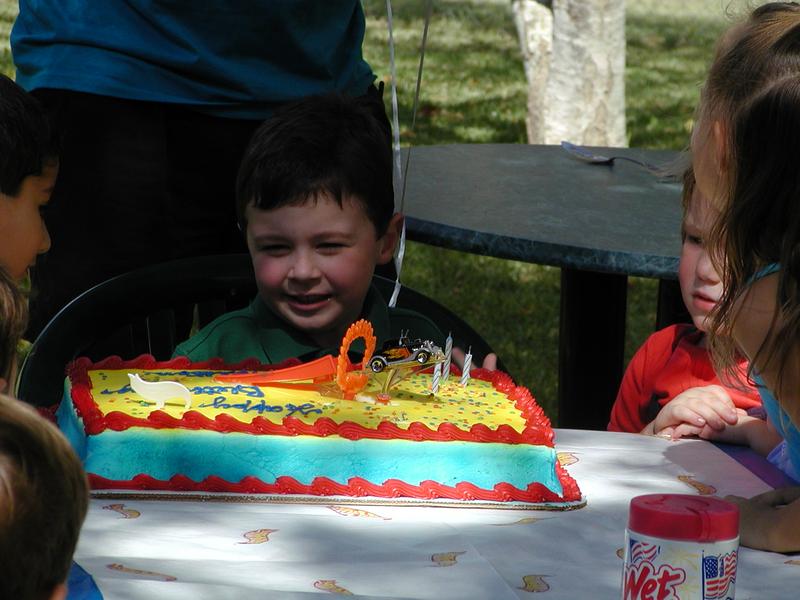 camera/2002/10(October)/10_06_Tristen's_Birthday_Party/800x600_PA060014.JPG