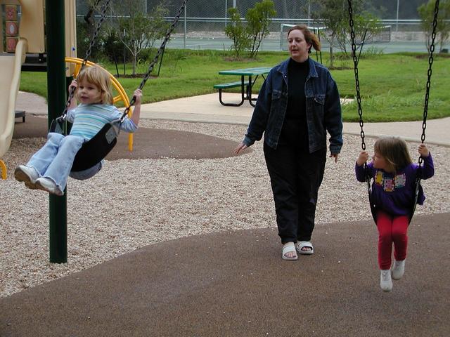 camera/2002/10(October)/10_13_Riata_Park/640x480_PA130004.JPG