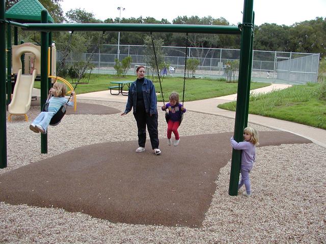 camera/2002/10(October)/10_13_Riata_Park/640x480_PA130006.JPG