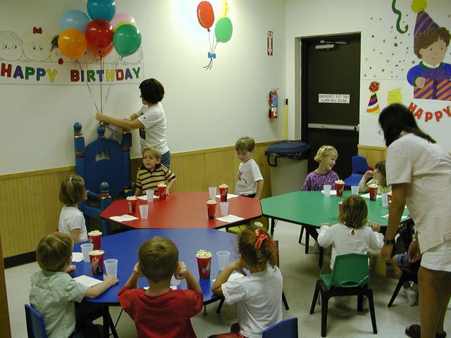 camera/2002/10(October)/10_19_Jack's_Birthday_Party/640x480_PA190039.JPG