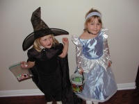 camera/2002/10(October)/10_31_Halloween_Costumes/PA310001.JPG