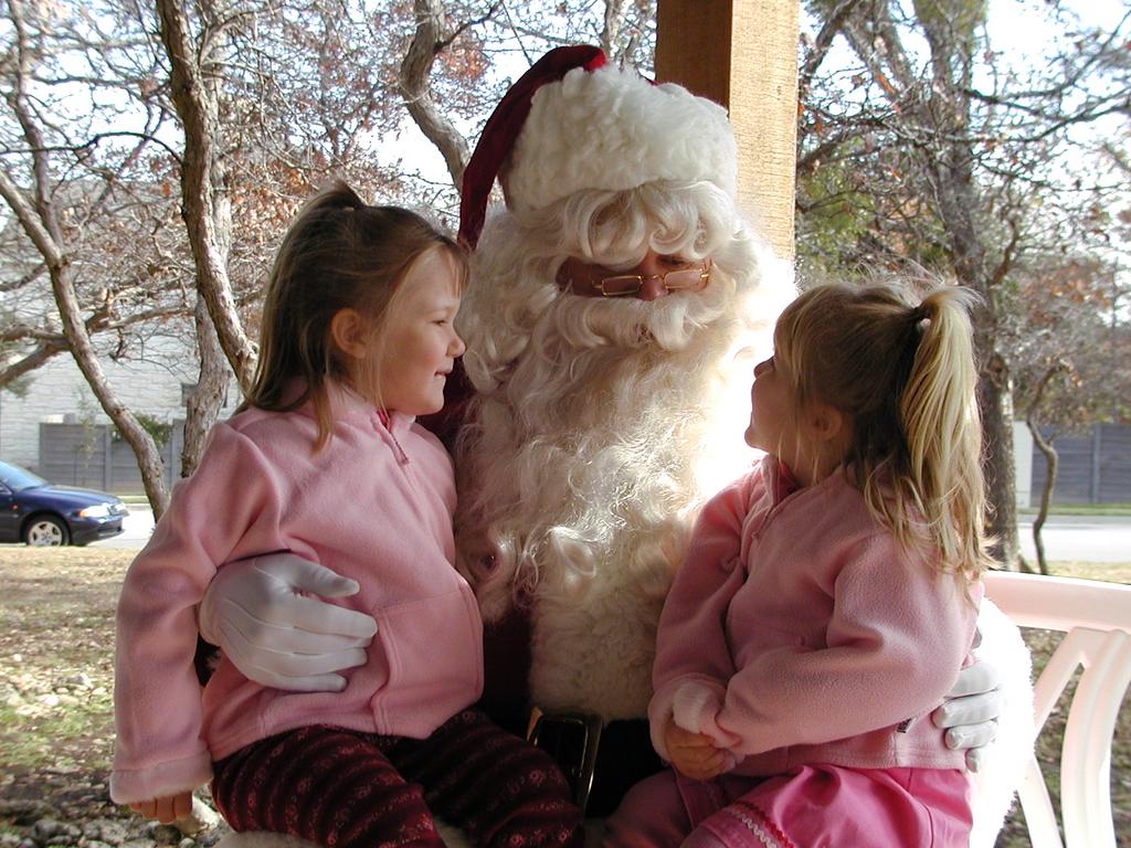 camera/2002/12(December)/12_07_Santa_at_the_Park/1024x768_PC070004.JPG