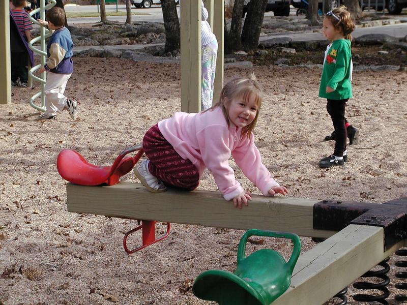 camera/2002/12(December)/12_07_Santa_at_the_Park/800x600_PC070020.JPG