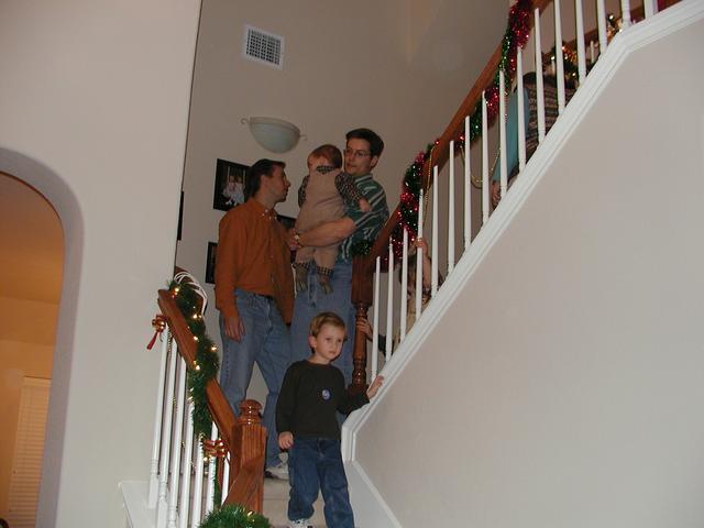 camera/2002/12(December)/12_08_Santa_Visits/640x480_PC080003.JPG
