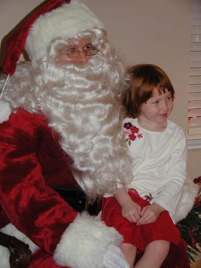 camera/2002/12(December)/12_08_Santa_Visits/640x480_PC080021.JPG