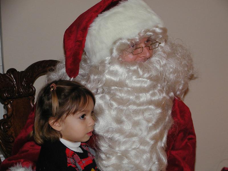camera/2002/12(December)/12_08_Santa_Visits/800x600_PC080010.JPG
