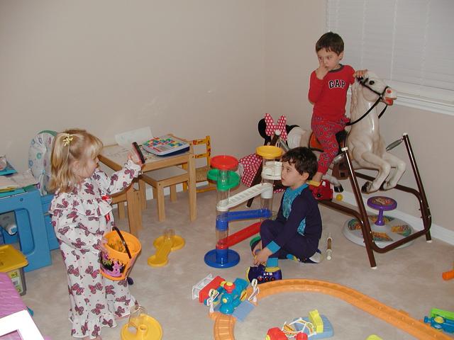 camera/2002/12(December)/12_14_Kelley_Kids_Visit/640x480_PC140041.JPG