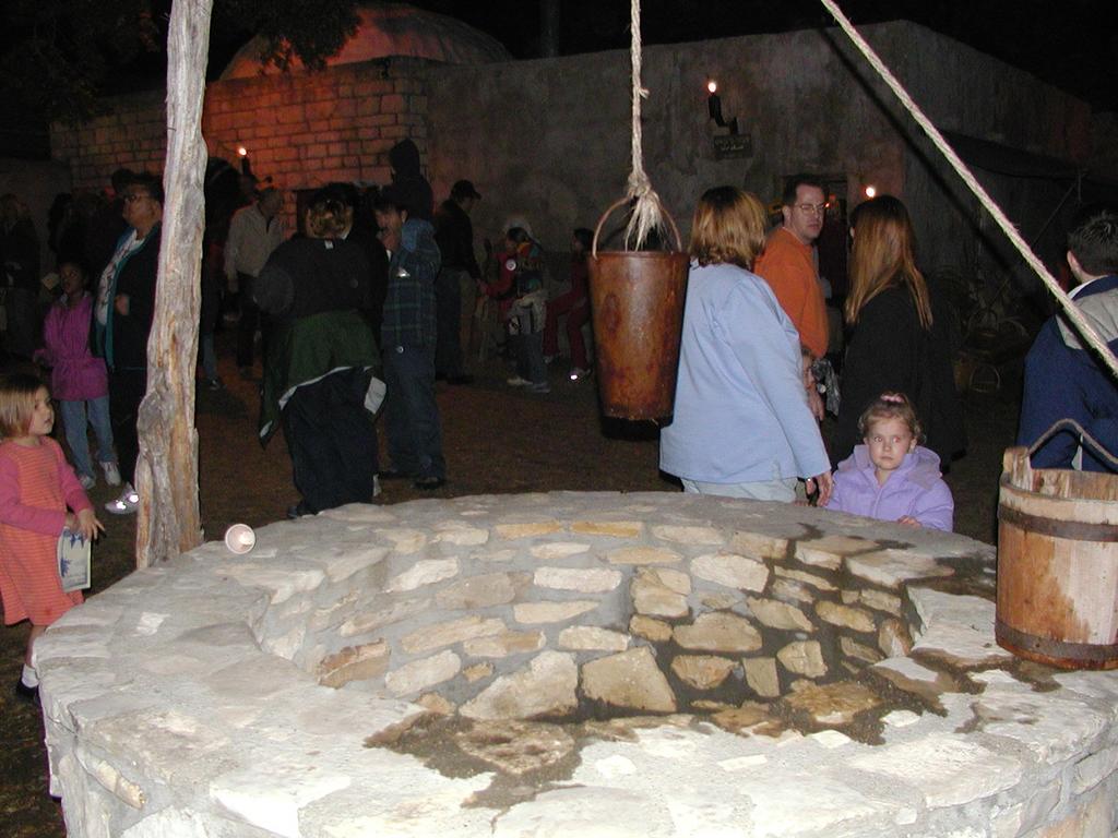 camera/2002/12(December)/12_15_Bethlehem_in_Burnet/1024x768_PC150076.JPG