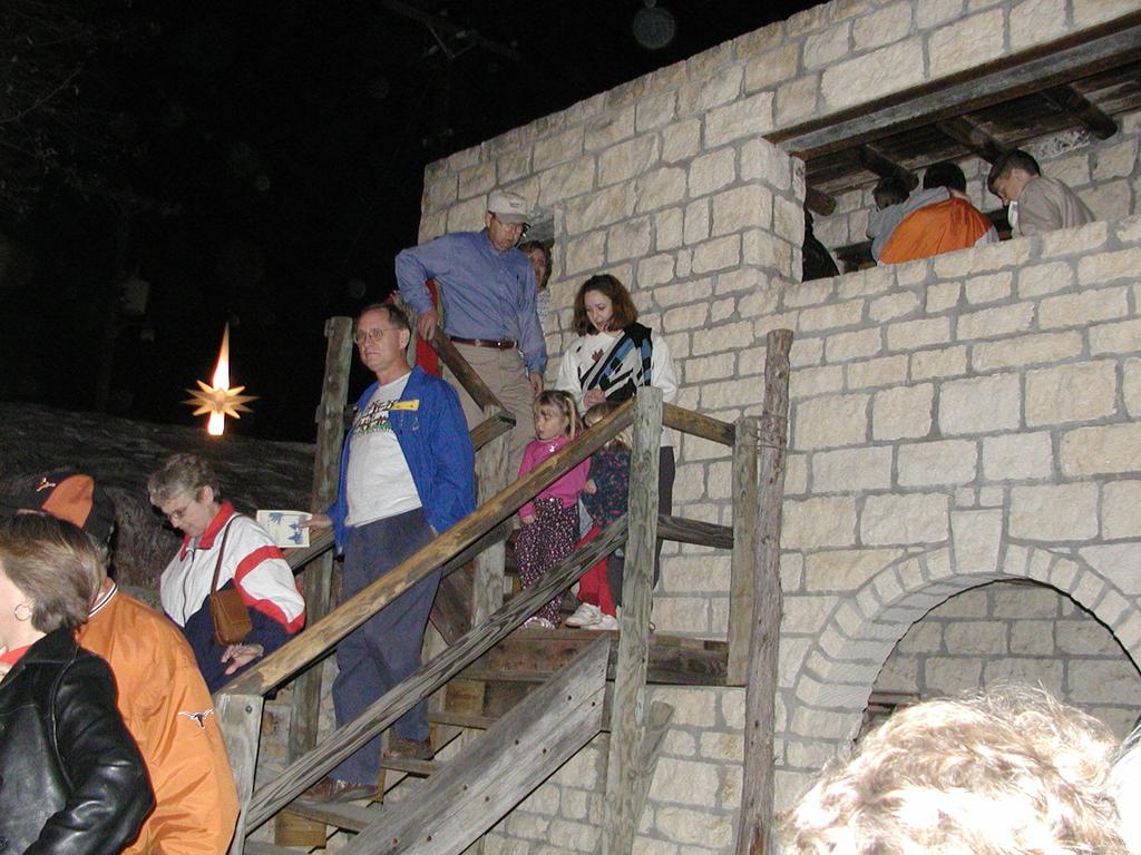 camera/2002/12(December)/12_15_Bethlehem_in_Burnet/1024x768_PC150094.JPG